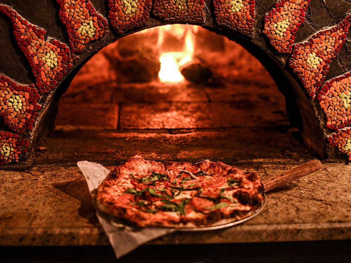 Restaurant and Wine Bar Canoe Club Marblehead